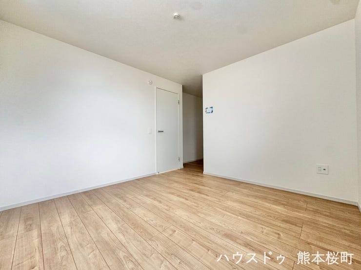 ■2階8.4帖洋室■心からリラックスできる静けさ、上質な眠りで、毎日をリセットします。明日への活力を養う空間です。