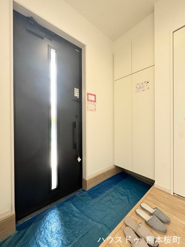 ■「ただいま」の安堵をくれる場所■訪れる人を迎え入れ、帰るたびにホッと一息つける、明るく機能的なエントランス。