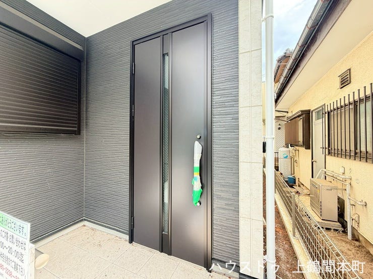 住まいの第一印象を彩る、明るく清潔感のある玄関です