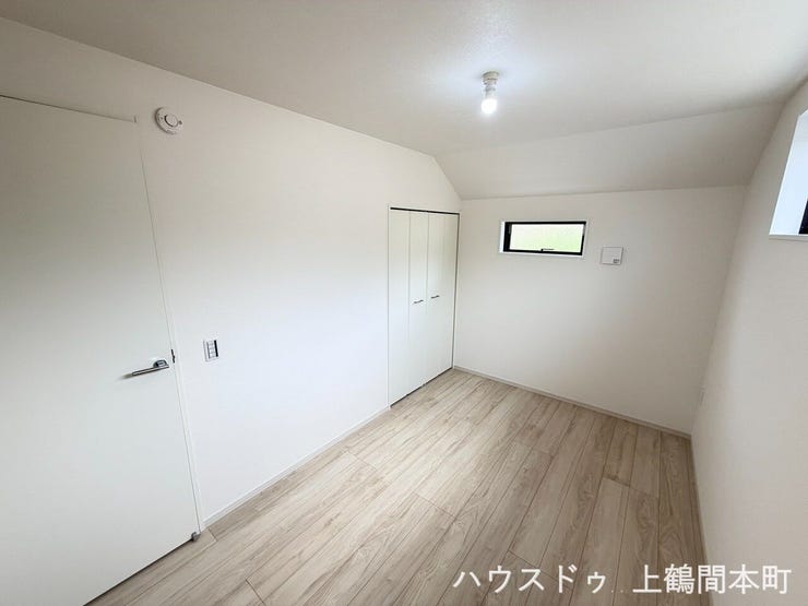 ナチュラルな雰囲気で落ち着いて過ごせる洋室。
