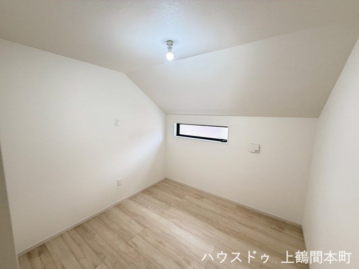 ゆとりある部屋で季節物もすっきり収納。