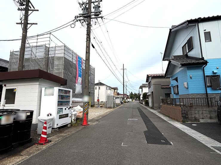 コンビニ徒歩8分・スーパー徒歩10分の便利な住環境も魅力です。
