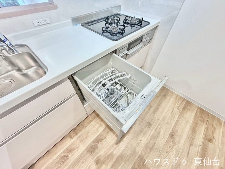 スイッチ一つで洗い物が完了♪頼もしい食洗器付きです♪