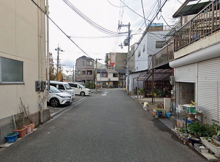 約6mの前面道路はゆとりもあり、お車の通行もスムーズ☆