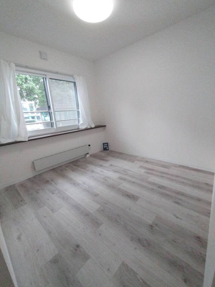 《洋室3》
約5.6帖のお部屋です。写真には写っていませんが、こちらのお部屋にもクローゼットがあり収納スペースをしっかりと確保しています。