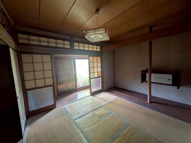 日本の伝統的なスタイルをそのまま残した、格調高い和室です。
