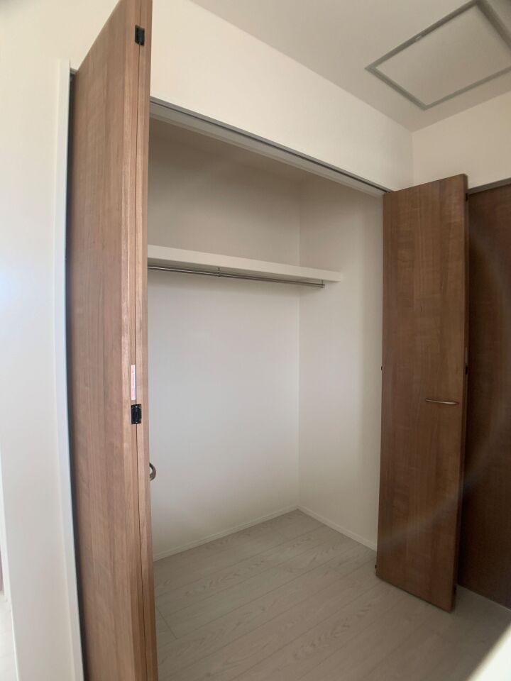 クローゼット(2階廊下)