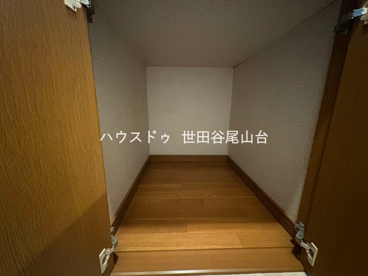 収納スペースを豊富に確保した設計で、ご家族の荷物が増えても安心。お部屋を広々と活用できます。