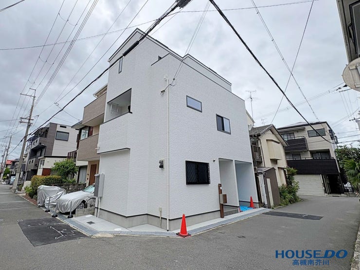 【外観】
南側・東側2面接道