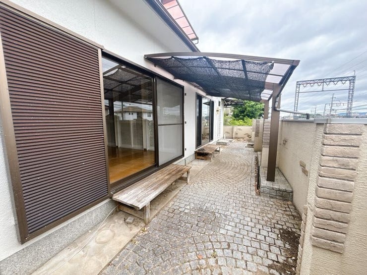 お庭付き住宅。
家庭菜園やガーデニングなども楽しめます◎