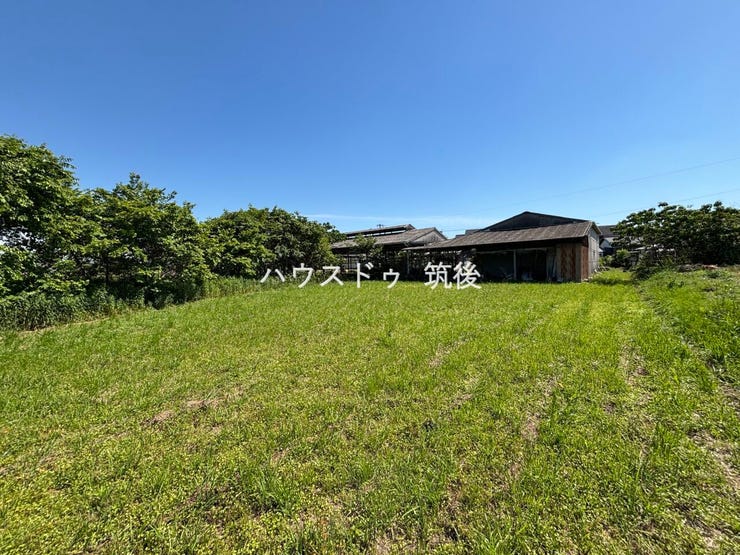 敷地奥側から撮影しています。