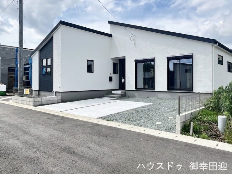 ■車と趣味の幅が広がる場所■単なる駐車スペースではない、洗車やタイヤ交換、DIYにも使える多目的な屋外スペースです。