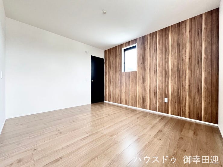 ■2階7帖洋室■心からリラックスできる静けさ、上質な眠りで、毎日をリセットします。明日への活力を養う空間です。