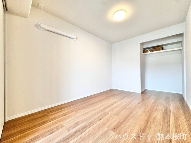 ■5.1帖洋室■心からリラックスできる静けさ、上質な眠りで、毎日をリセットします。明日への活力を養う空間です。