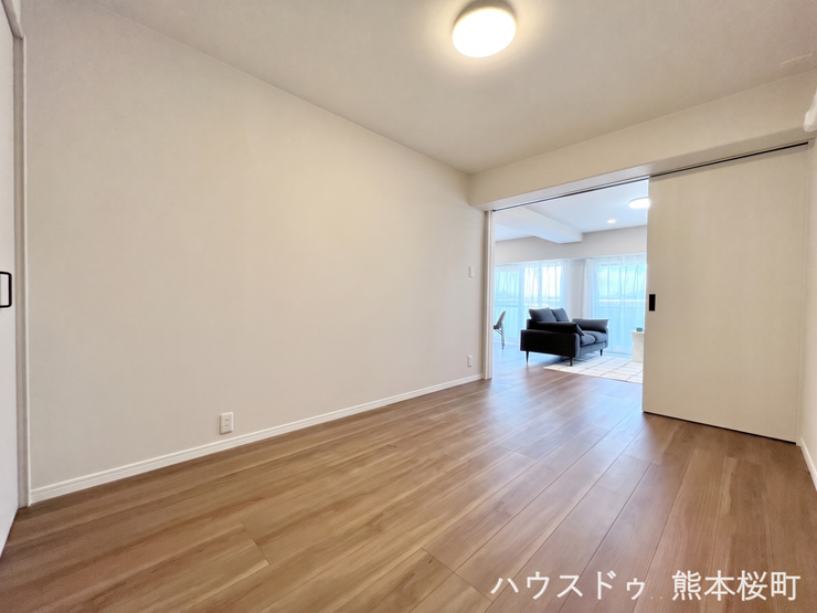 ■5.1帖洋室■寝室、書斎、趣味の部屋。家族の成長やライフスタイルに合わせ、様々な使い方ができる快適な空間です。