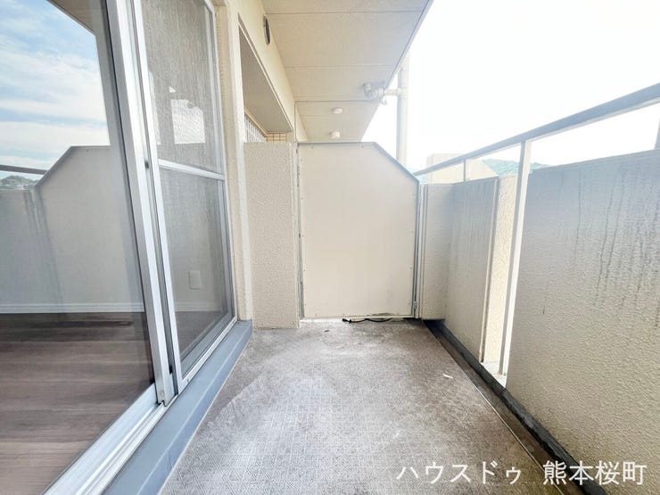 ■空の下の開放的な特等席■日光浴や読書、外の空気を感じながらリフレッシュ。暮らしを豊かにする、もう一つの心地よい空間です。