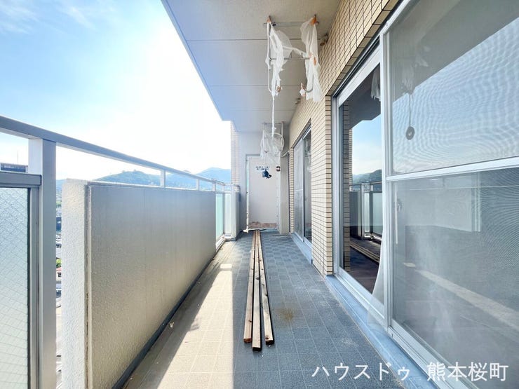 ■空の下の開放的な特等席■日光浴や読書、外の空気を感じながらリフレッシュ。暮らしを豊かにする、もう一つの心地よい空間です。