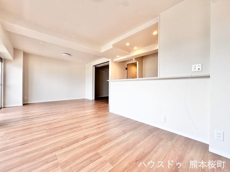 ■安らぎと笑顔の中心地■陽光が優しく降り注ぎ、会話が自然と弾む。ここでは、毎日が特別な時間へと変わります。