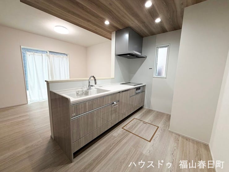 ■料理上手になれるキッチン■広いシンクと作業スペースで、本格的な料理も思う存分楽しめます。