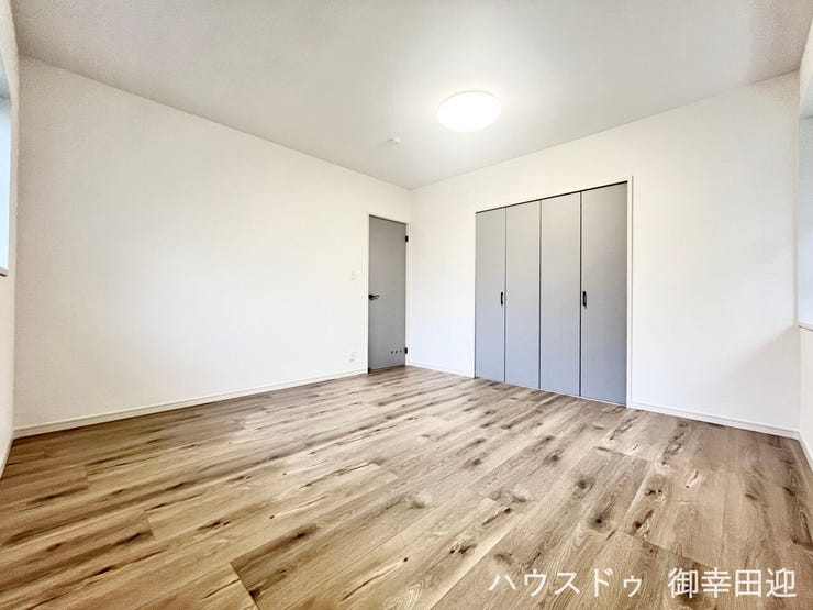 ■1階8.8帖食堂■キッチンとほどよくつながる食堂スペース。毎日の食事はもちろん、会話やくつろぎの時間も心地よく楽しめる空間です。