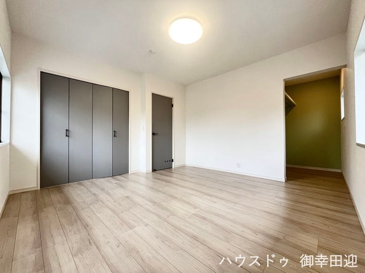 ■2階洋室■寝室、書斎、趣味の部屋。家族の成長やライフスタイルに合わせ、様々な使い方ができる快適な空間です。