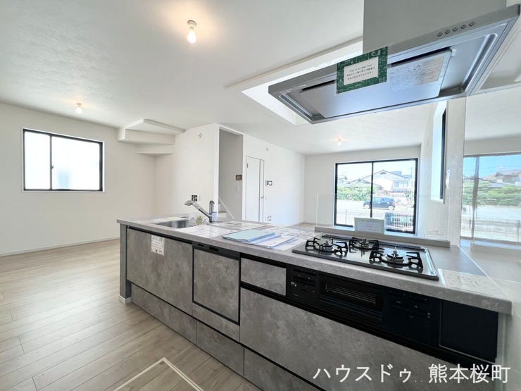 ■家族の「美味しい」が集まる舞台■高い機能性と美しいデザインを両立。料理する人も、待つ人も、笑顔になれる場所です。
