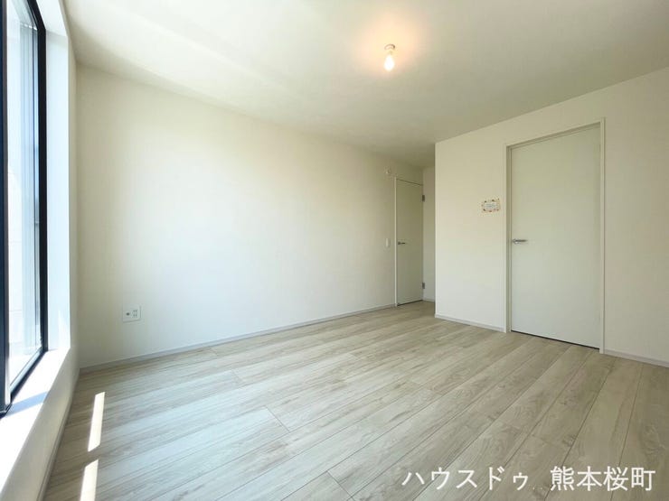■2階7.5帖洋室■心からリラックスできる静けさ、上質な眠りで、毎日をリセットします。明日への活力を養う空間です。
