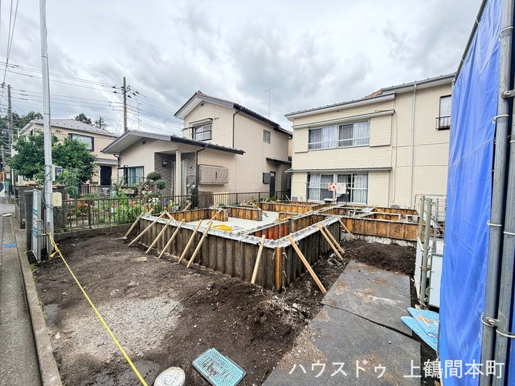 【外観】
周辺に商業施設が充実で日々の買い物に便利な好立地!