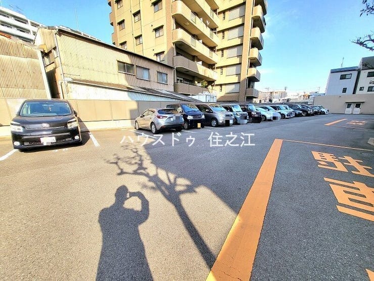 ★平面式駐車場。自走式なので機械式と違って待ち時間が無いのが嬉しいポイント♪