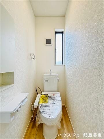 ≪2F≫小窓があり通風も良好です。無駄のないシンプルなトイレは、お好みに合わせた空間づくりが楽しめます。