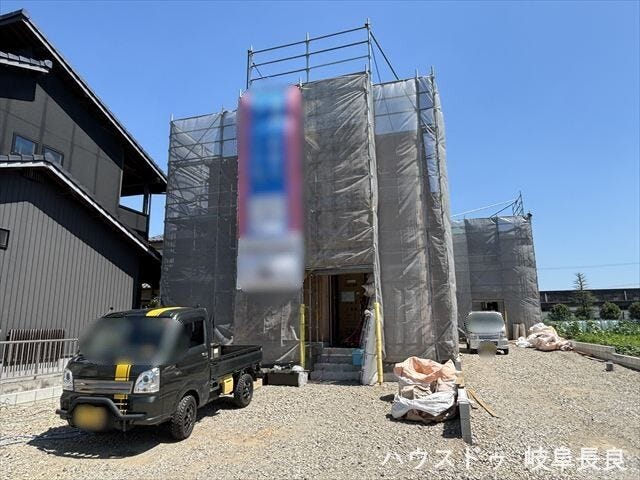 上棟を迎え、建物の外観や間取りのイメージがより具体的になりました。完成が待ち遠しい住まいです。