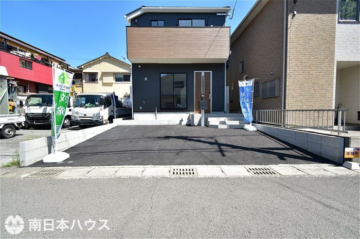 田上台３丁目 新築戸建 【駐車場】駐車2台！交通量の少ない道路なので駐車が苦手な方もゆっくりと停められます♪