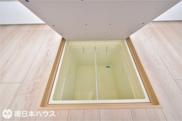 田上台３丁目 新築戸建 【床下収納】保存食や使用頻度の少ない品物を収納でき、キッチン周りをスッキリと収納できます♪