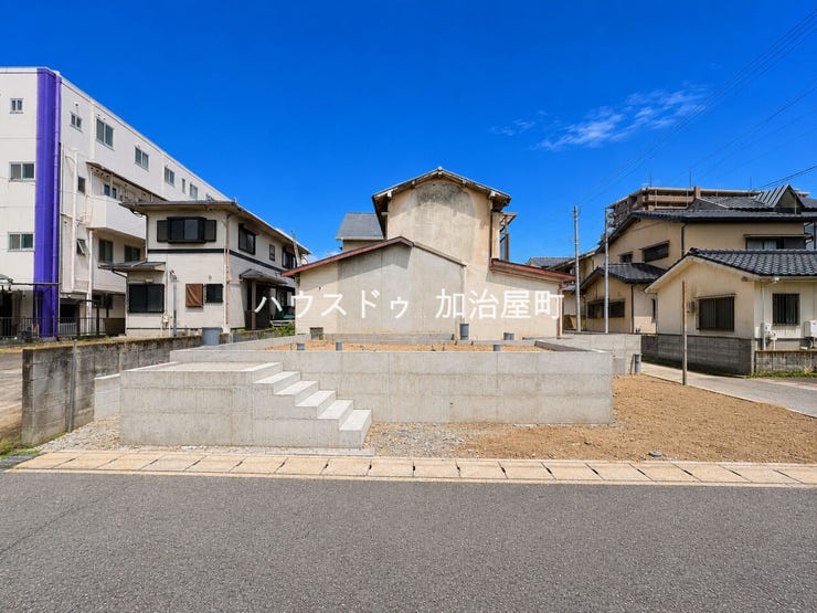 小さなお子様のいるご家庭にも嬉しい落ち着いた住環境。安心して子育てができる立地です。
