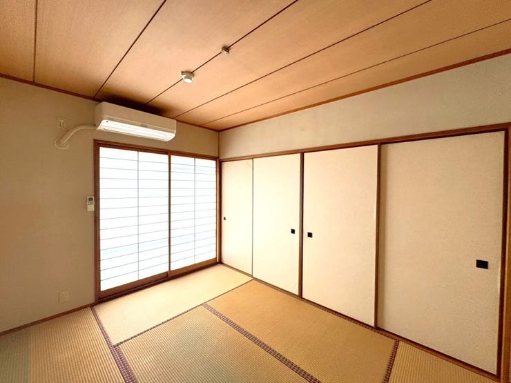 障子から差し込む柔らかな光が、お部屋を包み込みます。