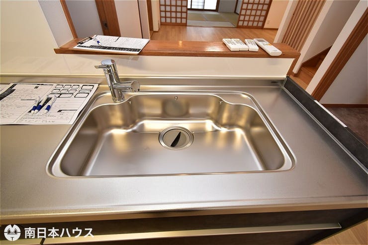 【シンク】シンクの部分はステンレス製になっていて、熱や汚れに強く、お手入れも簡単です♪