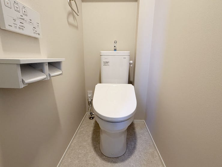 室内(2026年7月)撮影
◎現地案内予約受付中!◎
トイレットペーパーを二つも付けれるので交換頻度も少なくなって楽ですね♪