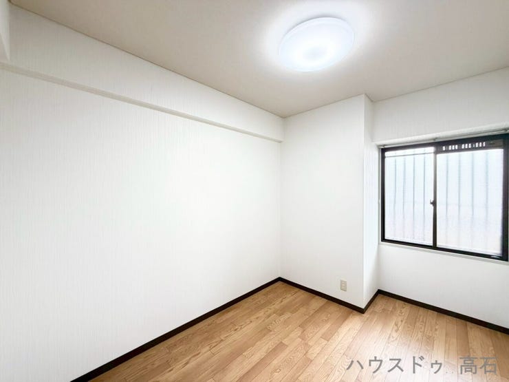 5畳洋室
明るく清潔感のある洋室。