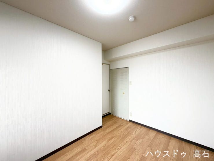 5畳洋室
寝室や子ども部屋など、ライフスタイルに合わせて多目的にご利用いただけます。