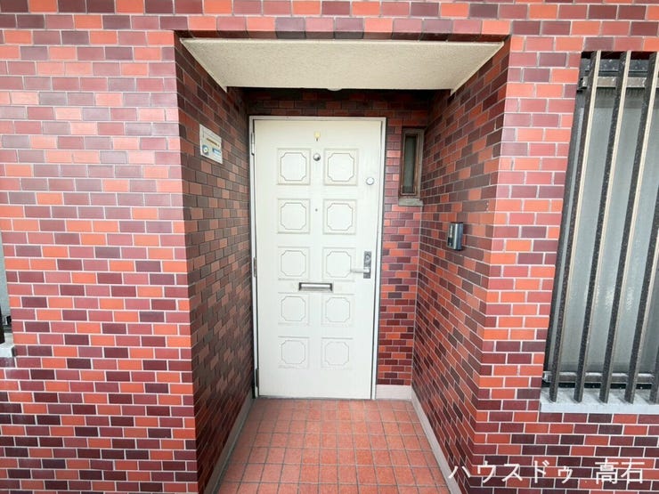 高いアルコープ設計でプライバシーも安心♪