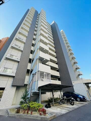 六郷小学校まで徒歩9分、大曽根中学校まで徒歩27分です。スーパーやドラッグストアなどが徒歩圏内に揃う周辺環境充実の立地です♪