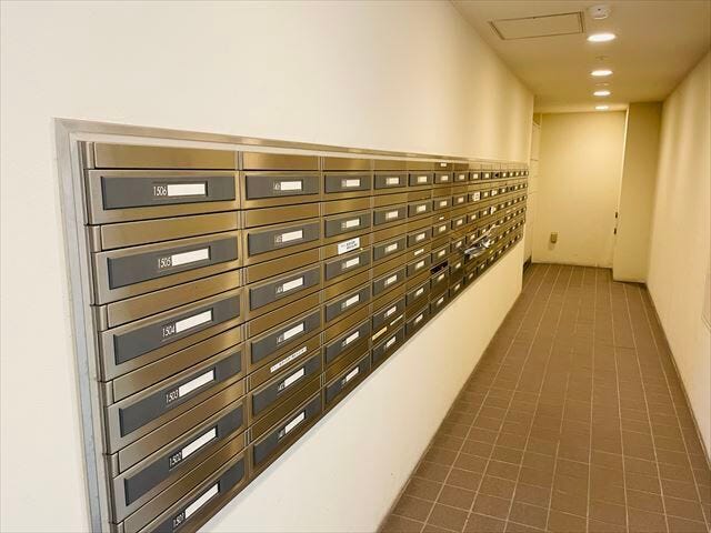 集合ポストです。
便利な宅配ボックスも設置されています。