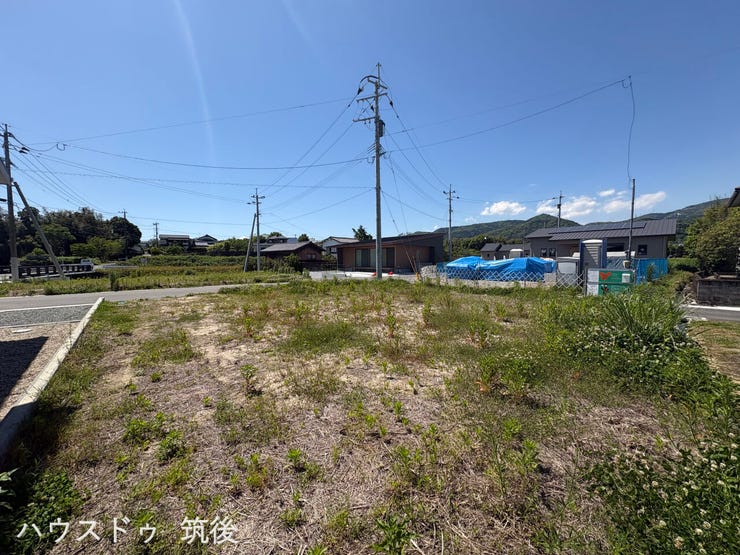 【66坪超のゆとりある敷地】全13区画もいよいよ残り僅か。11号地は2方向の道路に面した明るい角地区画です。平坦で広い更地なので、お庭や理想の平屋建てなどもゆとりを持って計画可能です。