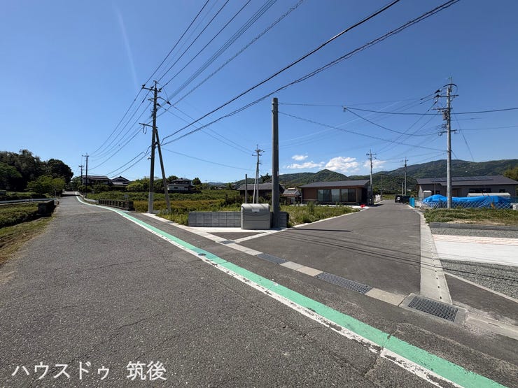 【道路幅員6.0m】舗装された開発道路。車のすれ違いもスムーズです。全13区画の安心な街並みで中原小徒歩5分、駅徒歩10分の好立地。