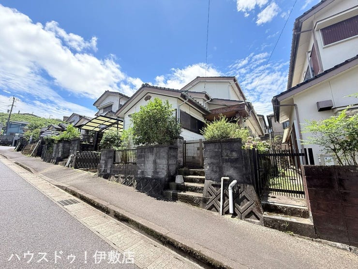 千年２丁目 中古戸建 【外観写真】
「他社で住宅ローンに落ちてしまった」「車のローンが残っている」など、住宅ローンでお困りの方はぜひ一度弊社までご相談ください。