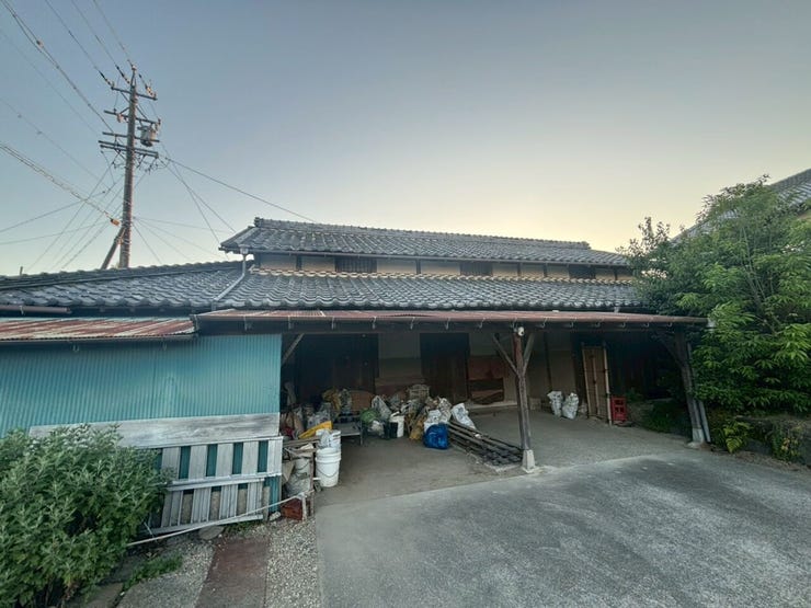 農機具や趣味の道具を置くスペースに最適◎
軽自動車も停めることができます!