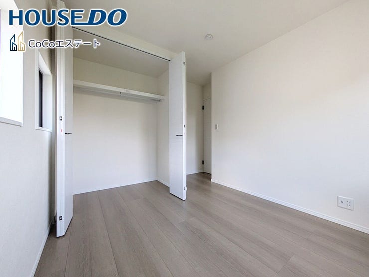 □■収納■□
各部屋にクローゼット完備♪
ゆとりの収納で、お部屋がスッキリ片付きます。