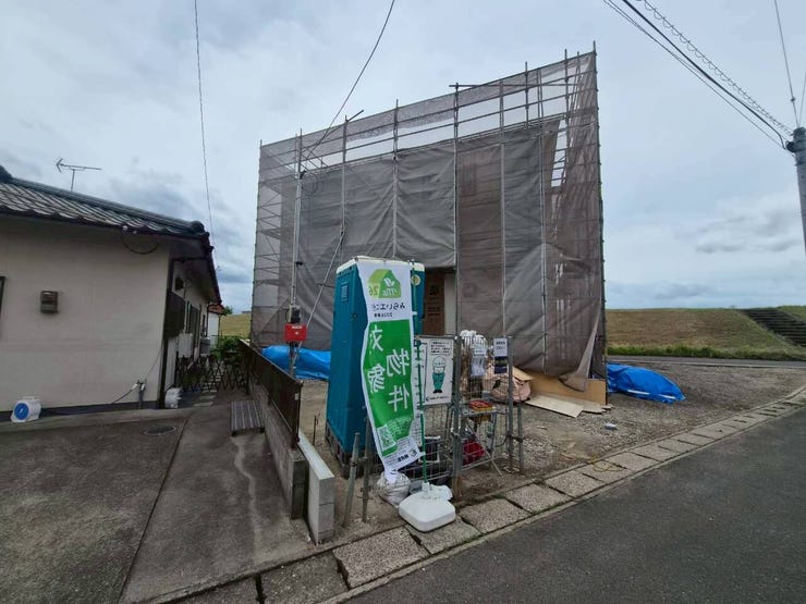 【外観】
2026年6月建築中。
同施工会社の完成物件で内覧可能です。