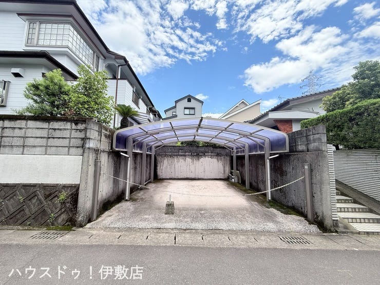 西伊敷１丁目 中古戸建 【駐車場】
普通車1台、軽1台可能（カーポート付）