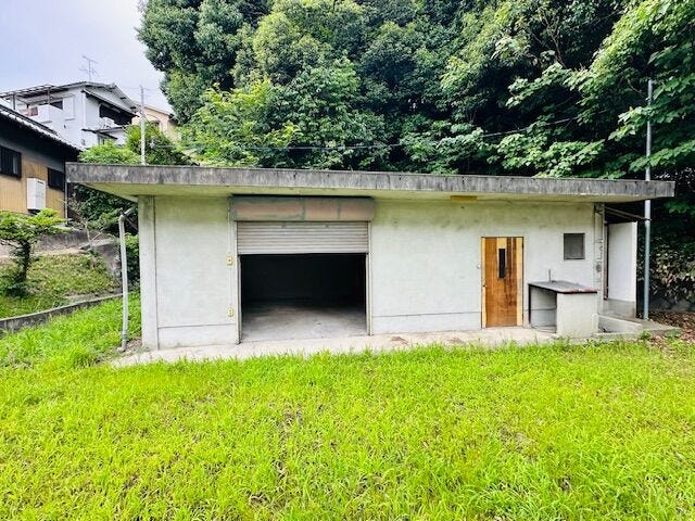 土地面積224.79㎡、建物面積41.50㎡の古家付!
見るだけOK!聞くだけOK!ご相談も査定も無料です♪
不動産のことならハウスドゥ奈良神功にお任せください。